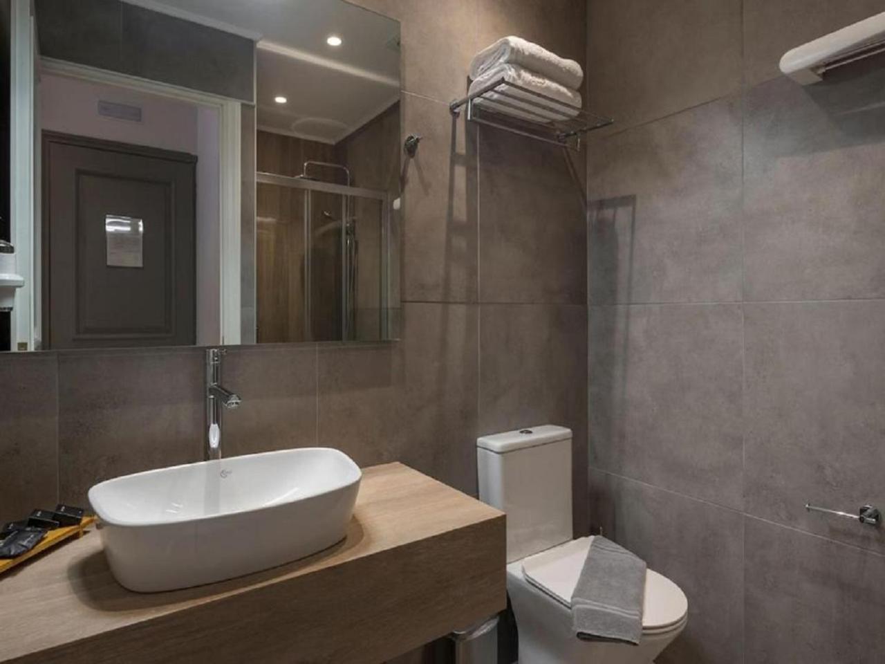 Hotel Aela Grand Near Delhi Airport By La Casa New Delhi Eksteriør bilde